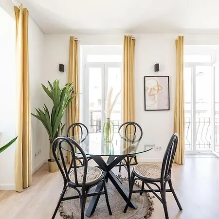 Apartament Astrantia Yellow *